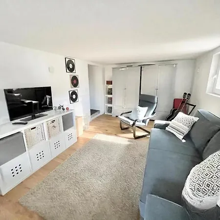 Komplett Moebliert, Ausgestattetes 7 Haus