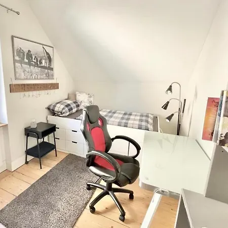 Casa vacanze Komplett Moebliert, Ausgestattetes 7 Haus Friedrichsdorf
