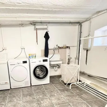 Komplett Moebliert, Ausgestattetes 7 Haus