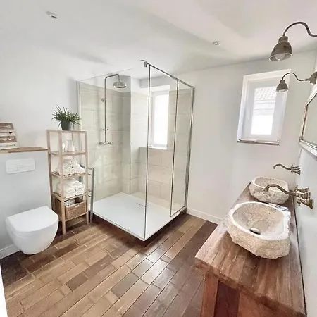 Komplett Moebliert, Ausgestattetes 7 Haus Casa vacanze Friedrichsdorf