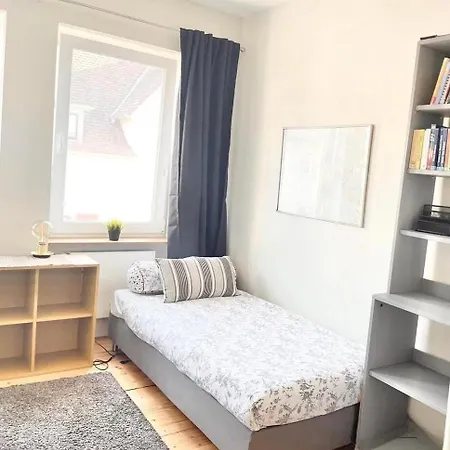 Komplett Moebliert, Ausgestattetes 7 Haus * Friedrichsdorf