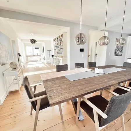 Komplett Moebliert, Ausgestattetes 7 Haus Friedrichsdorf