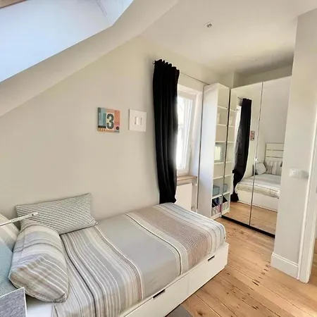 Komplett Moebliert, Ausgestattetes 7 Haus